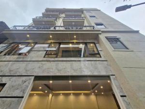 CC bán nhà riêng phố Tân Mai, Ô TÔ VÀO NHÀ 48m 6T- Gara Ô tô, Lô góc. LH CC Hiền: 0986430899